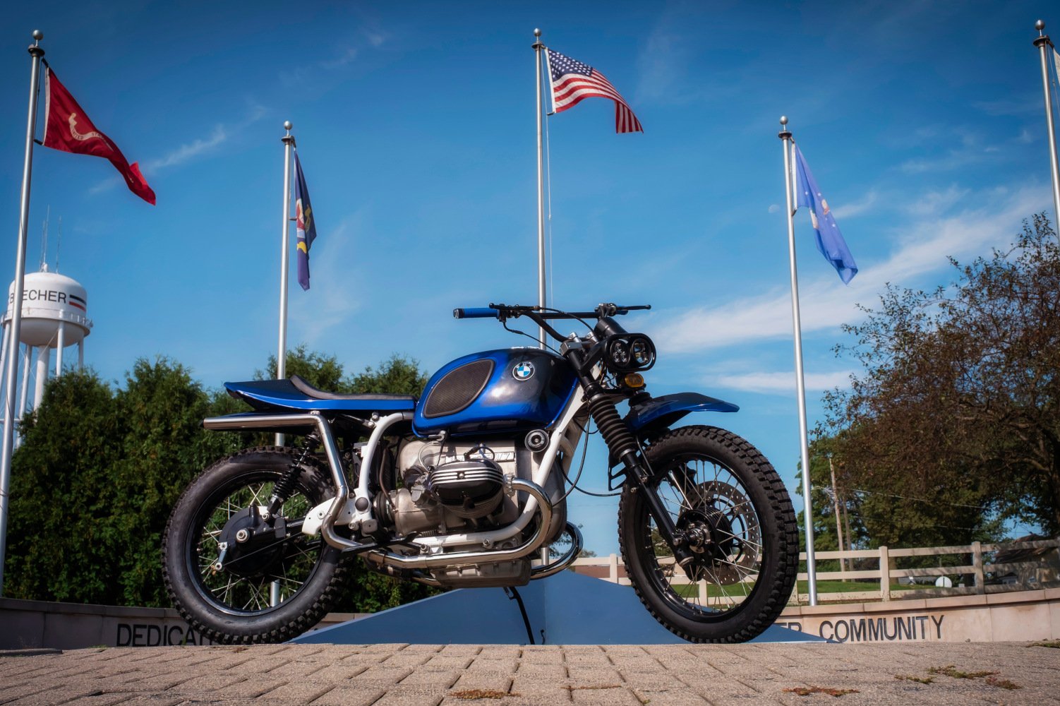Black Wolf Customs' R80 Tracker